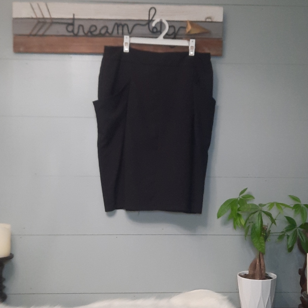 Jennifer Lopez Black Pencil Skirt w/Pockets